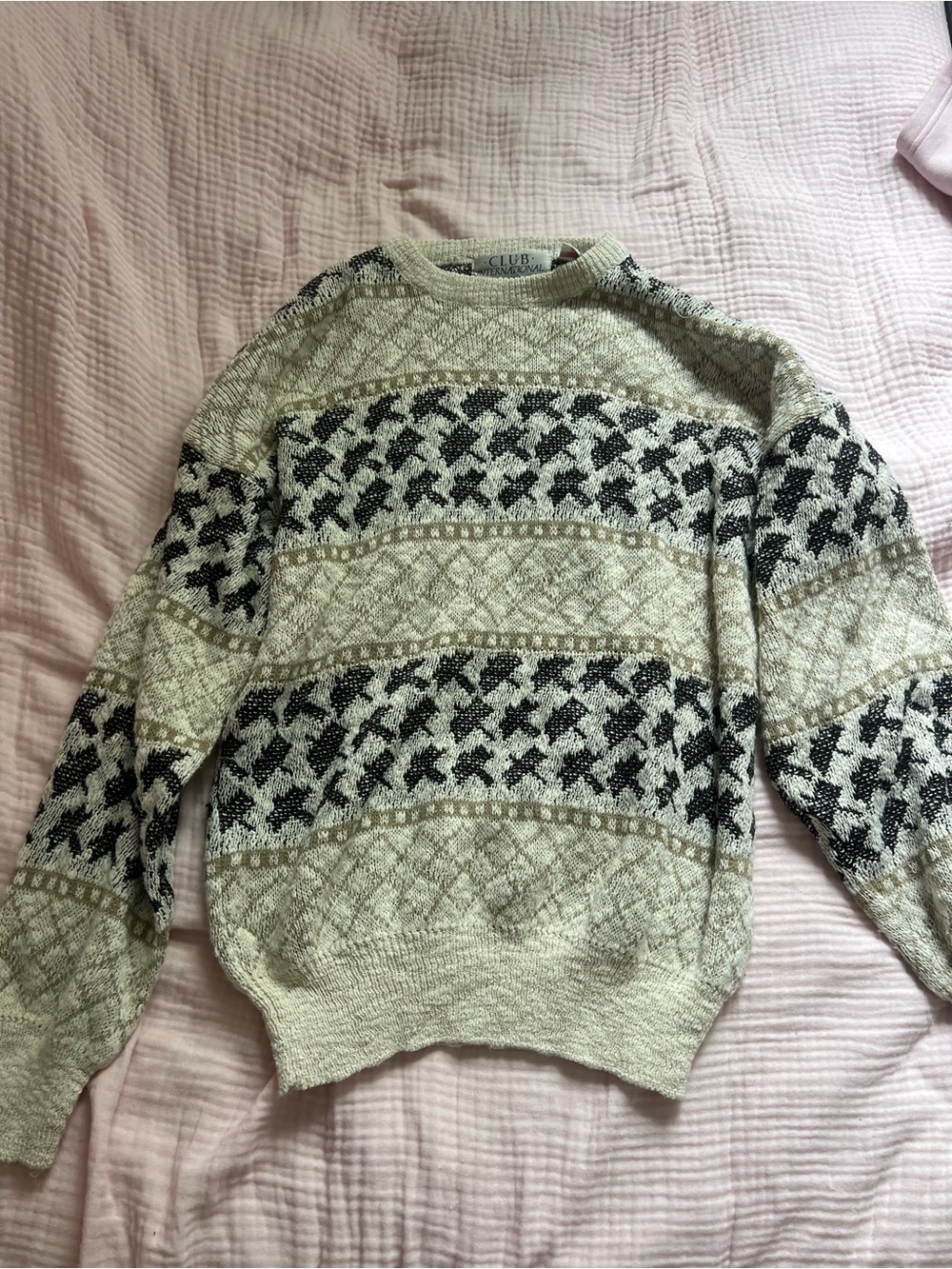 Vintage Club International knit sweater